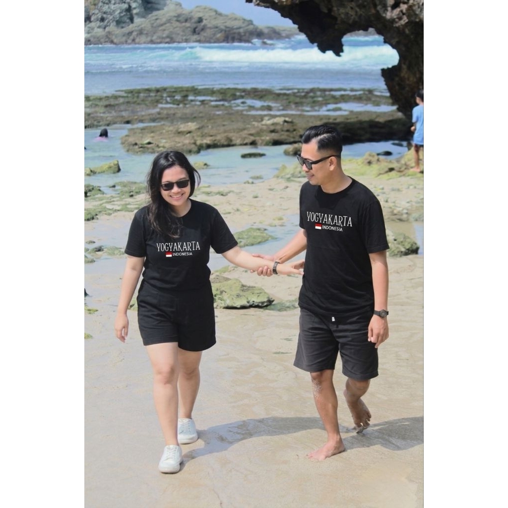 Kaos Jogja/Yogyakarta untuk pria dan wanita tersedia ukuran standar-jumbo
