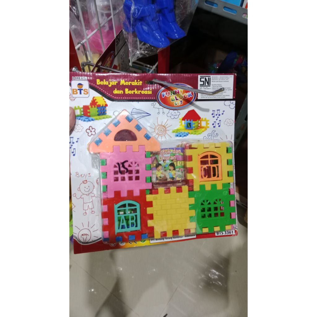 Mainan balok susun rumah set