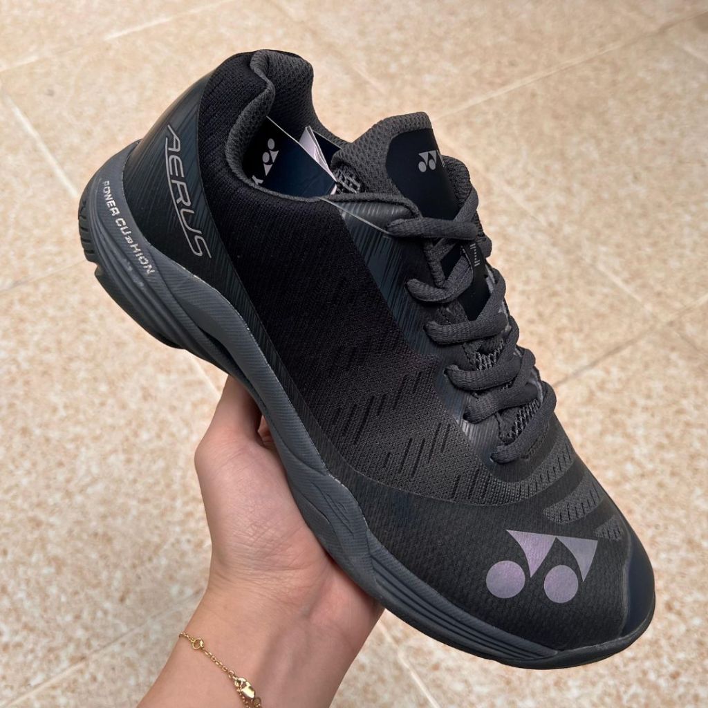Sepatu Yonex Aerus Z Black Metalic. Sepatu Badminton Made In Vietnam.