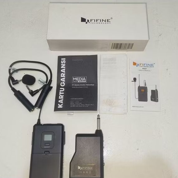 Fifine K037 Wireless Lavalier Mic System Second