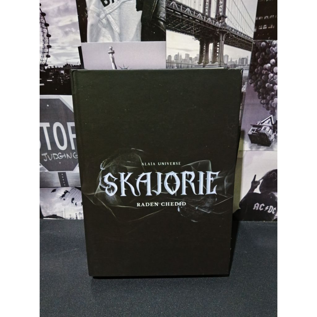 PRELOVED Novel Skajorie