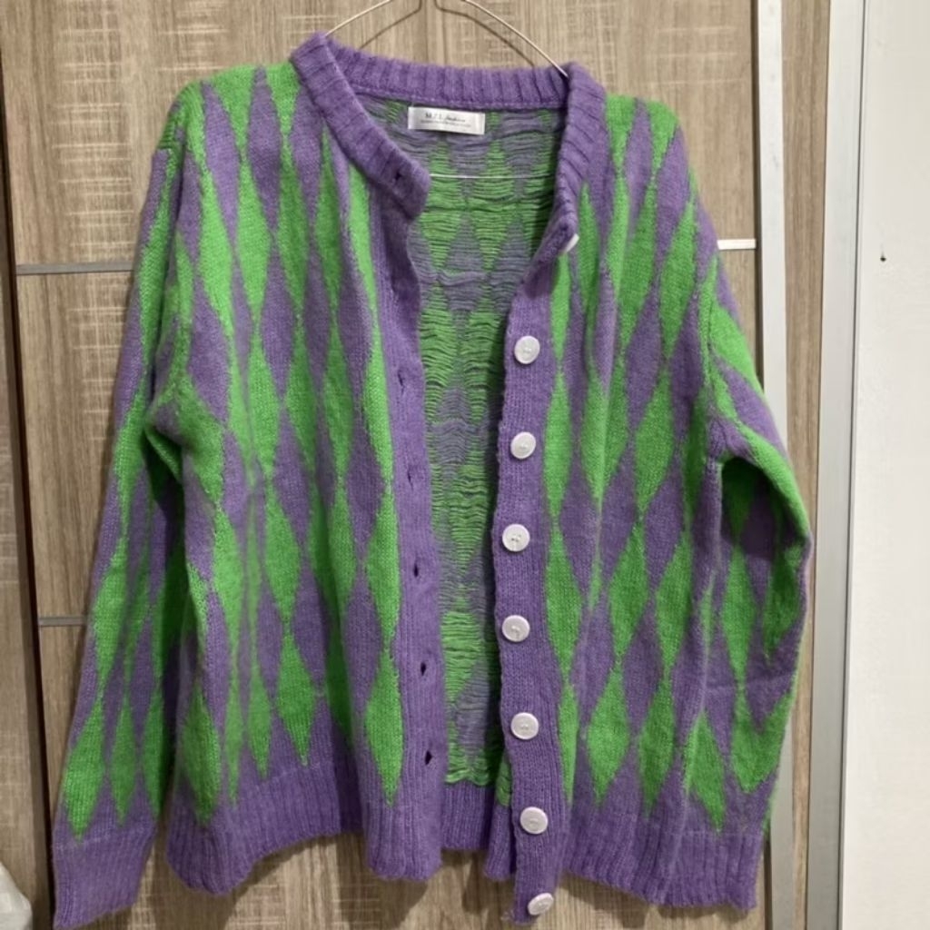 Preloved Cardigan IU