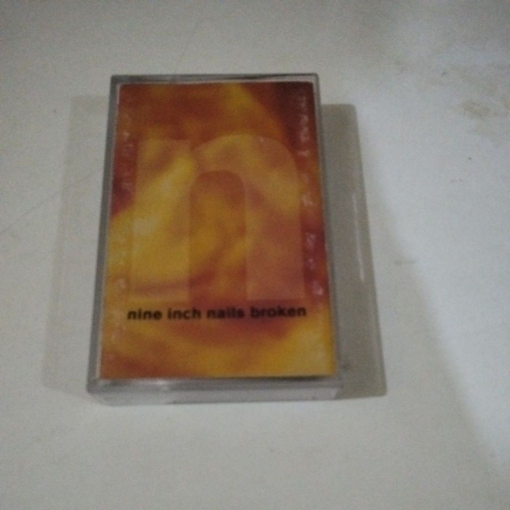 KASET PITA IMPORT NINE INCH NAILS BROKEN