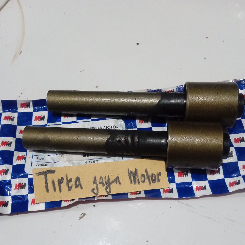 BOSH BOS AYUNAN MESIN GARPU ARM BELAKANG BEAT KARBU /VARIO KARBU
