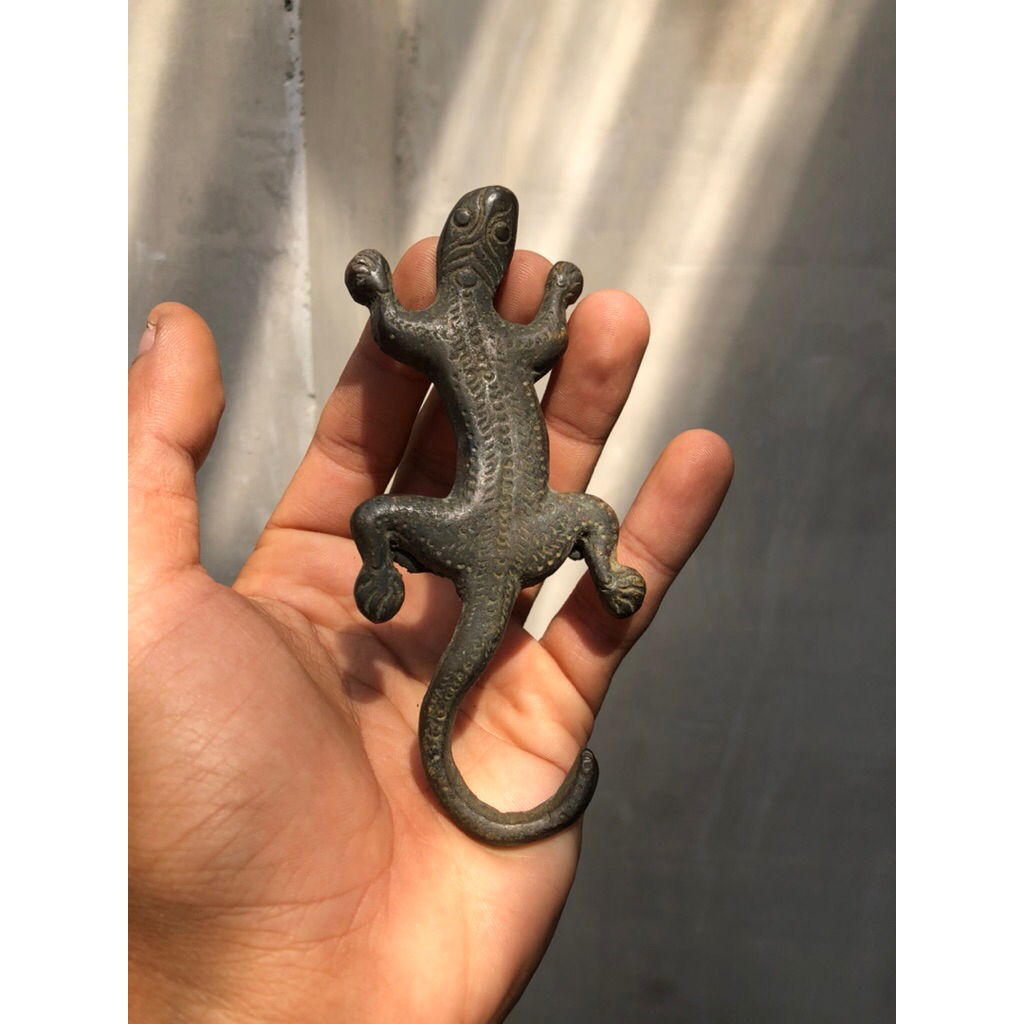 Kepala sabuk antik temuan asli