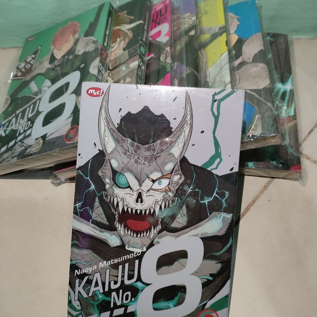 komik Kaiju no. 8 1 - 8