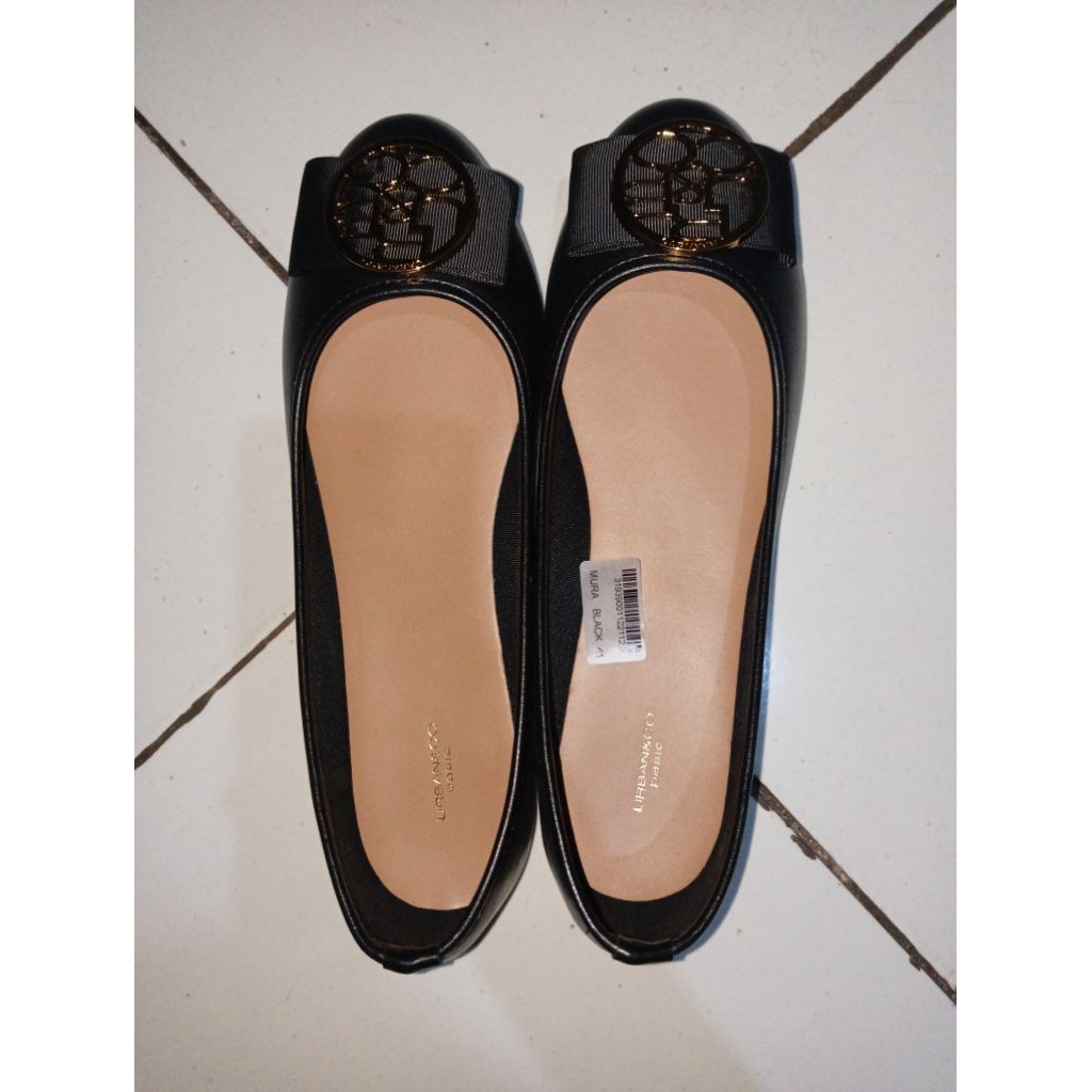 PRELOVED urban&co flatshoes, Mura Flatshoes Hitam
