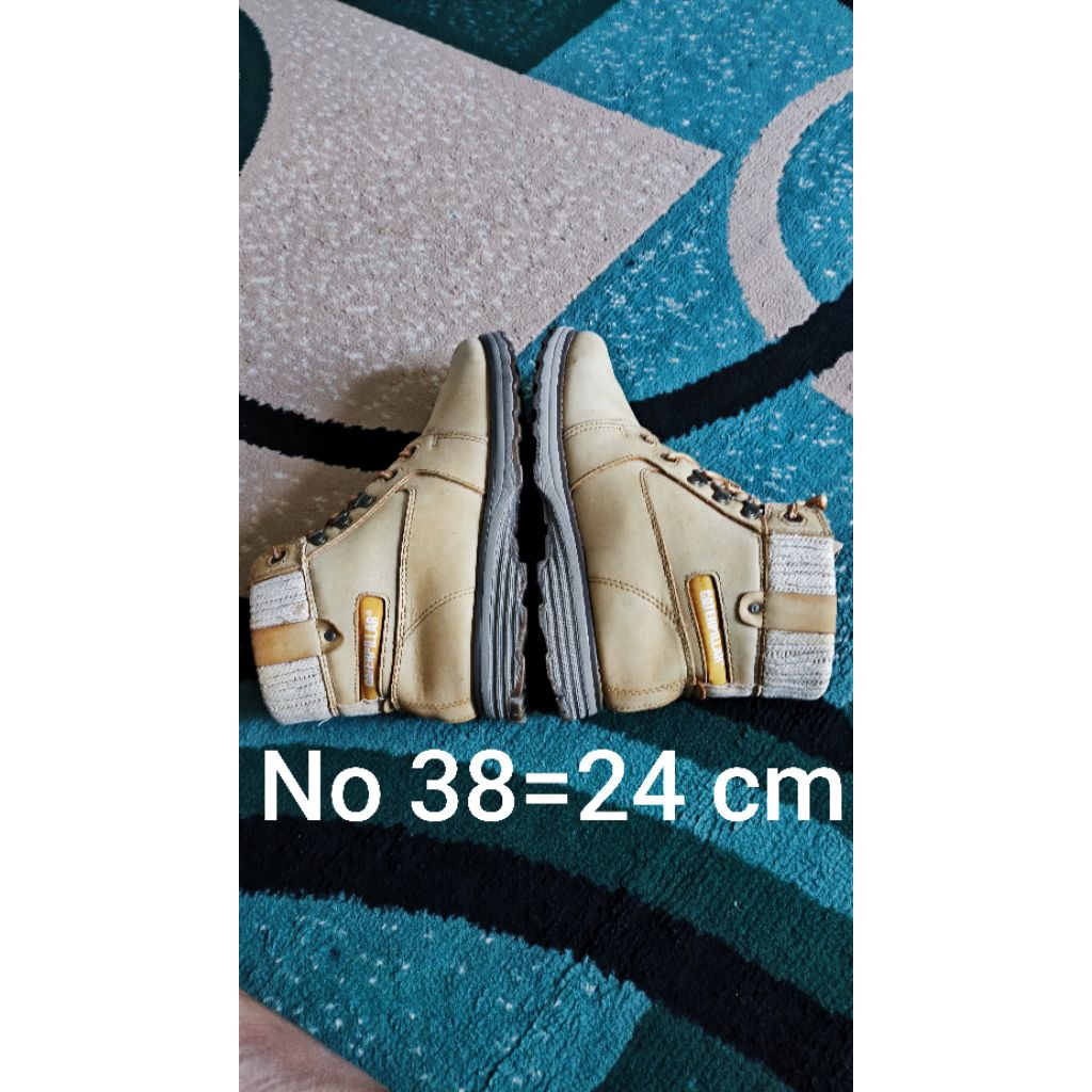 SEPATU CATERPILLAR NO 38 SECOND BEKAS ORIGINAL