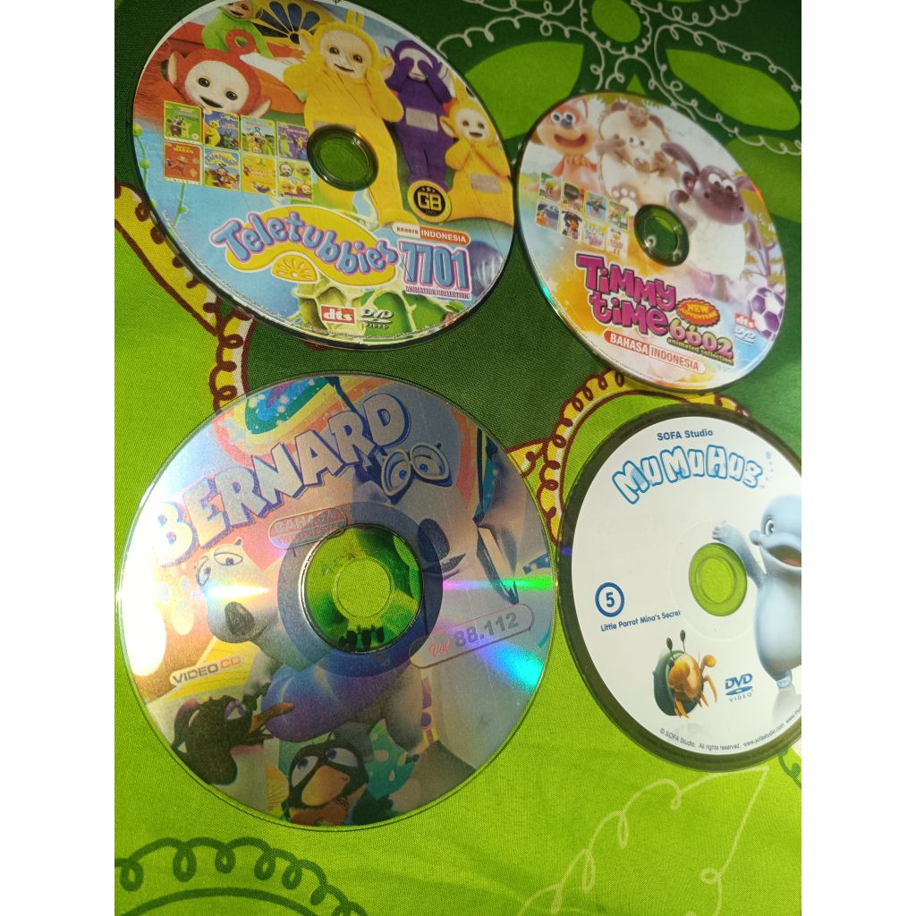 kaset DVD teletubbies Timmy time Bernard bear momohug isi 4pcs preloved