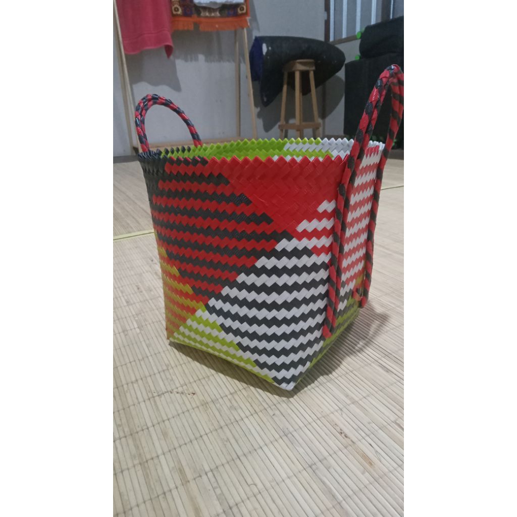 tas belanja anyaman plastik