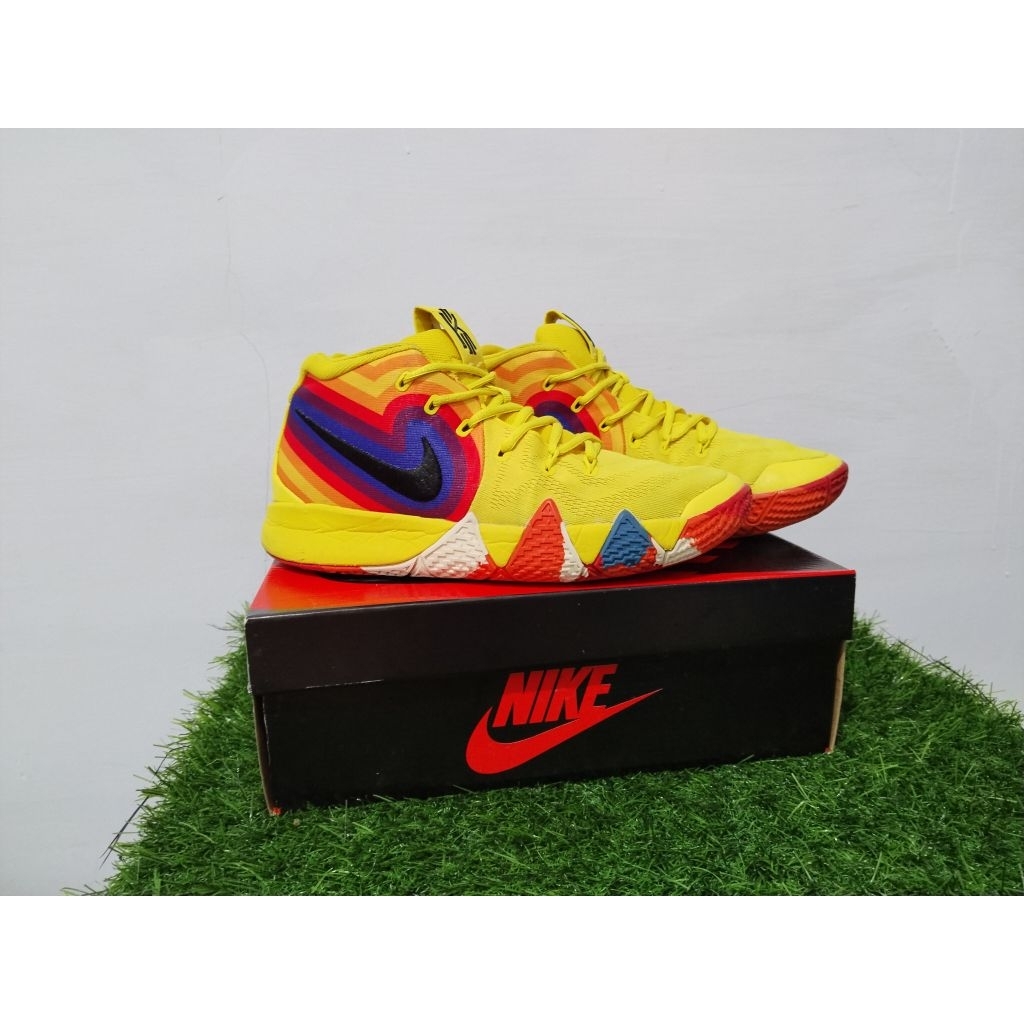Nike Kyrie 4 EP 70's Size 43