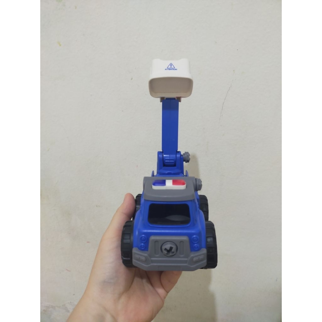 Okiedog DIY mini police truck / mainan bongkar pasang (PRELOVED)