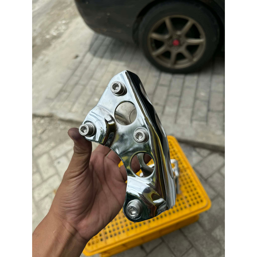 PANGKON MESIN MEGAPRO CHROME SET BAUT L STENLISH PANGKON MESIN MEGAPRO GL KROM SER BAUT DUDUKAN MESI