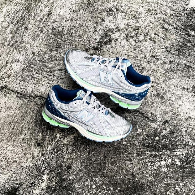 ORIGINAL BNIB New Balance 1906R Silver Metallic U1906RCR