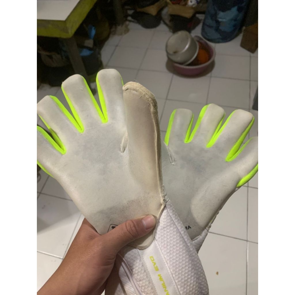 sarung tangan kiper pgs