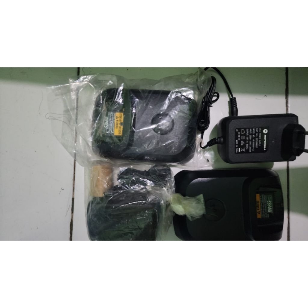 Charger HT Motorola ApX 1000