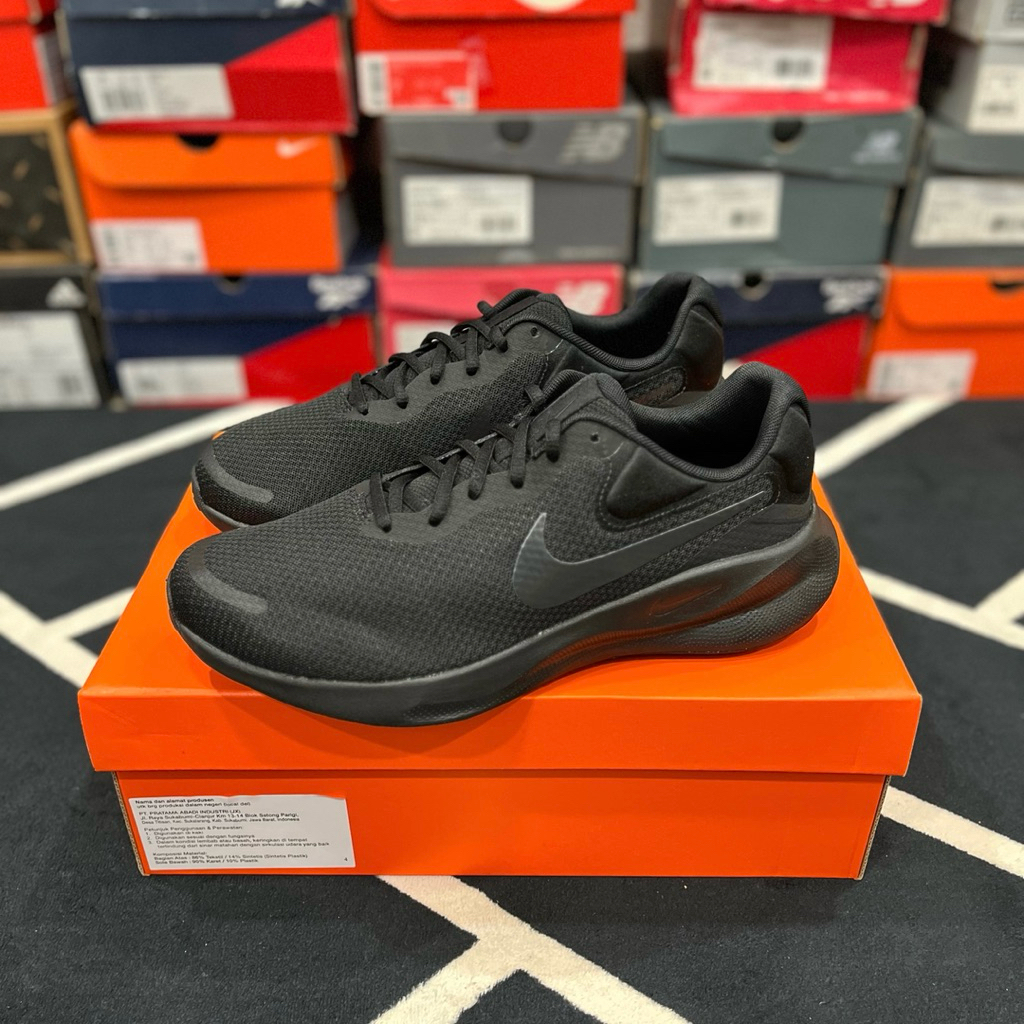 Nike Running Shoes Revolution 7 Original