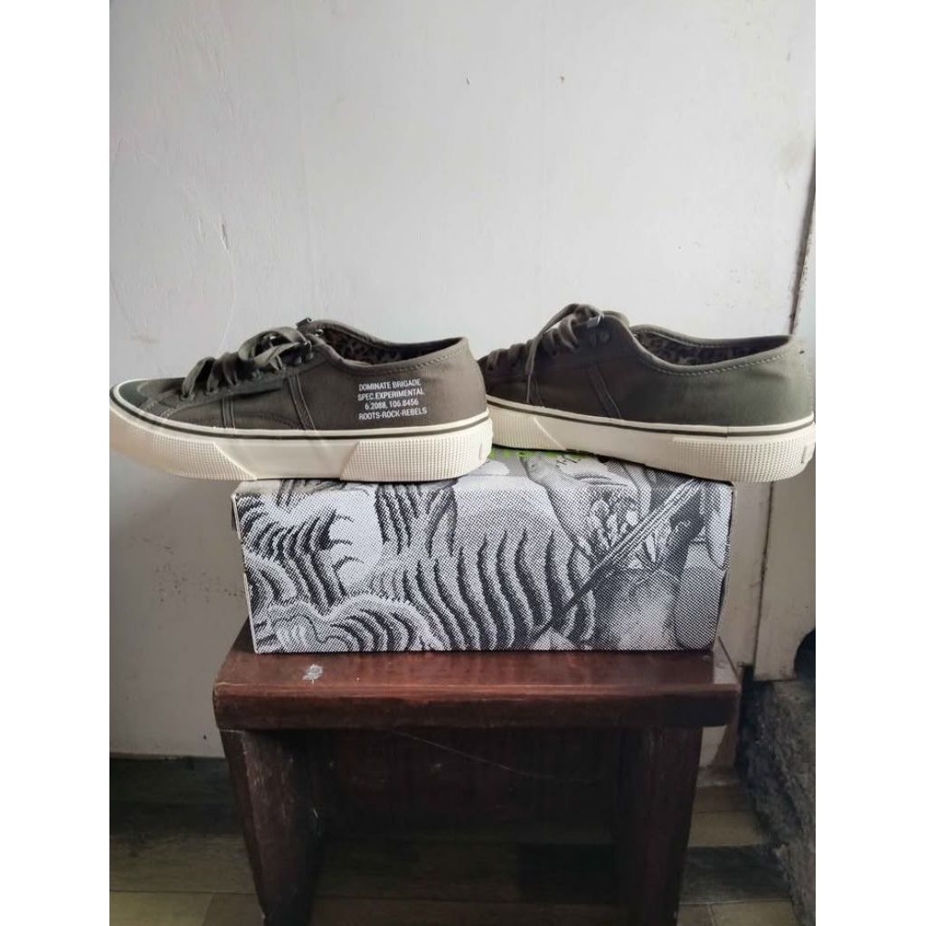 Sepatu Superga x Dominate sz 42