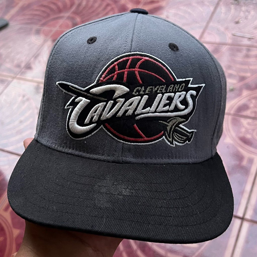 Topi NBA x Claveland cavaliers snapfit size Setelan, Second preloved. Nego