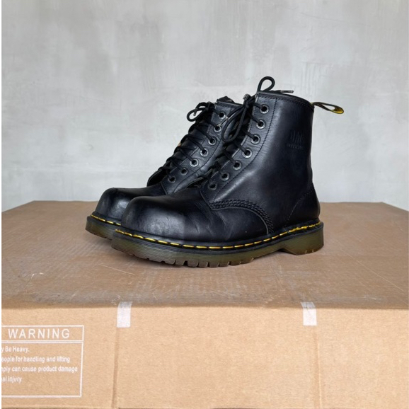 Dr. Martens Industrial Steel Toe Size 40 MIE