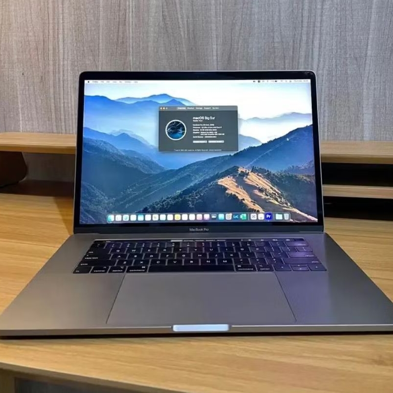 Macbook pro retina 15inci 2018 (touchbar)