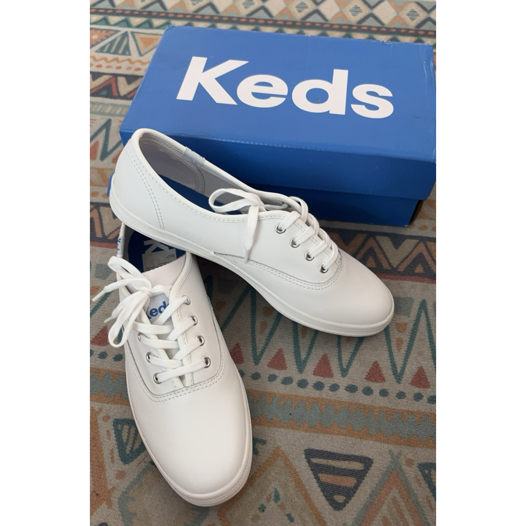 preloved sepatu wanita keds champion white lea