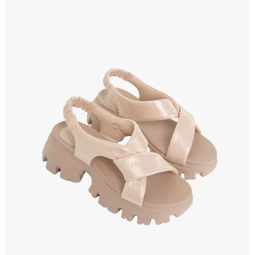 staccato wedges leather