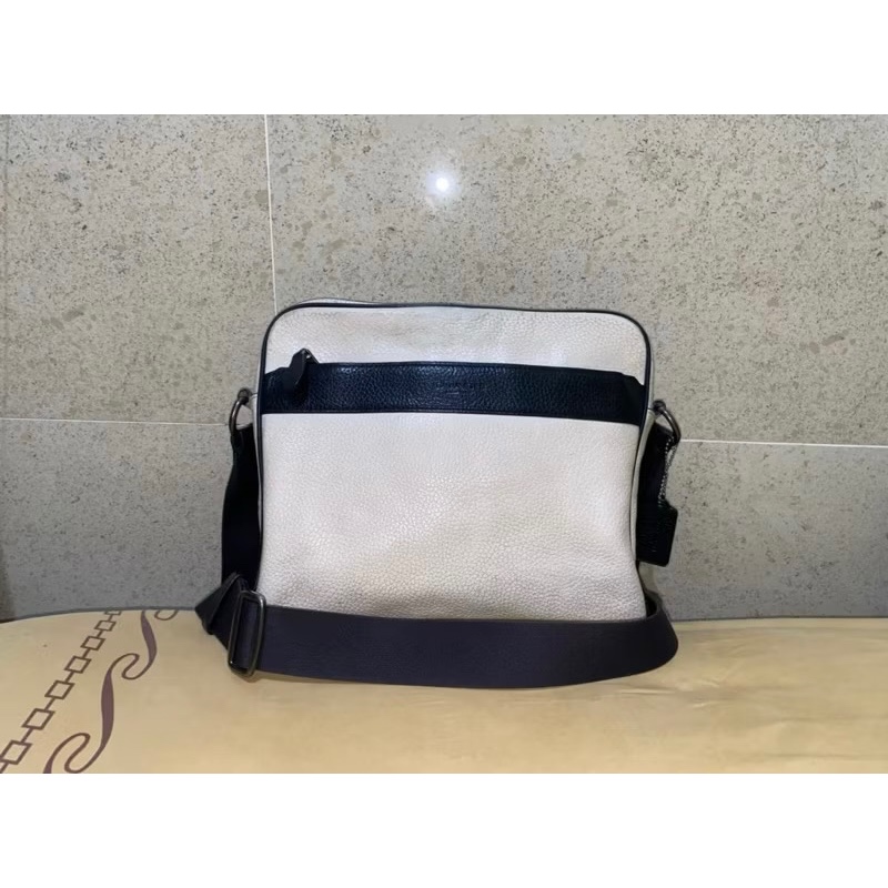 tas sling bag selempang cowo pria brand Coach full kulit leather putih white preloved