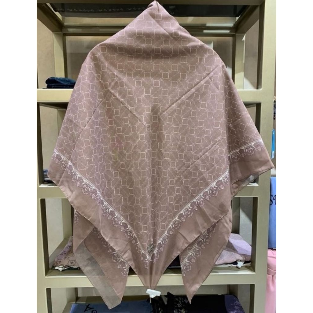 scarf Sisesa