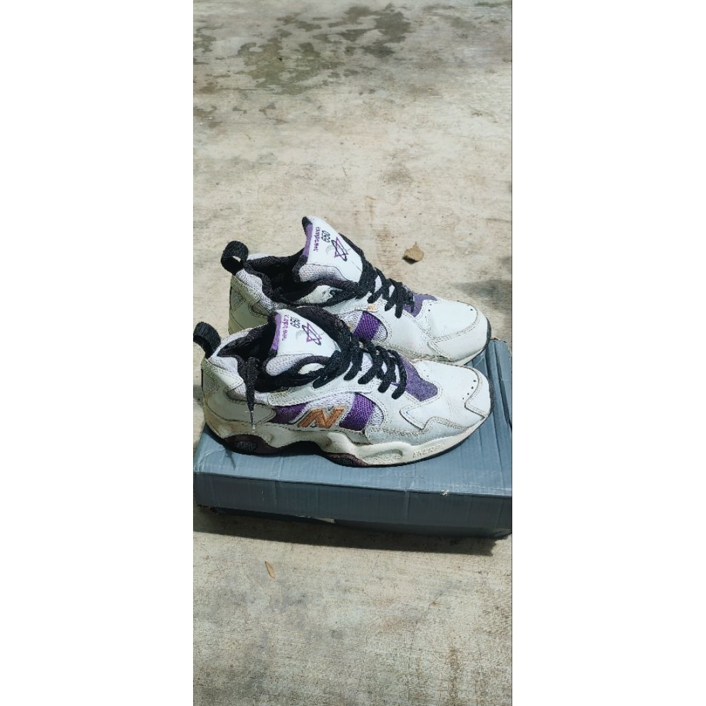 New balance 650 lakers (preloved)