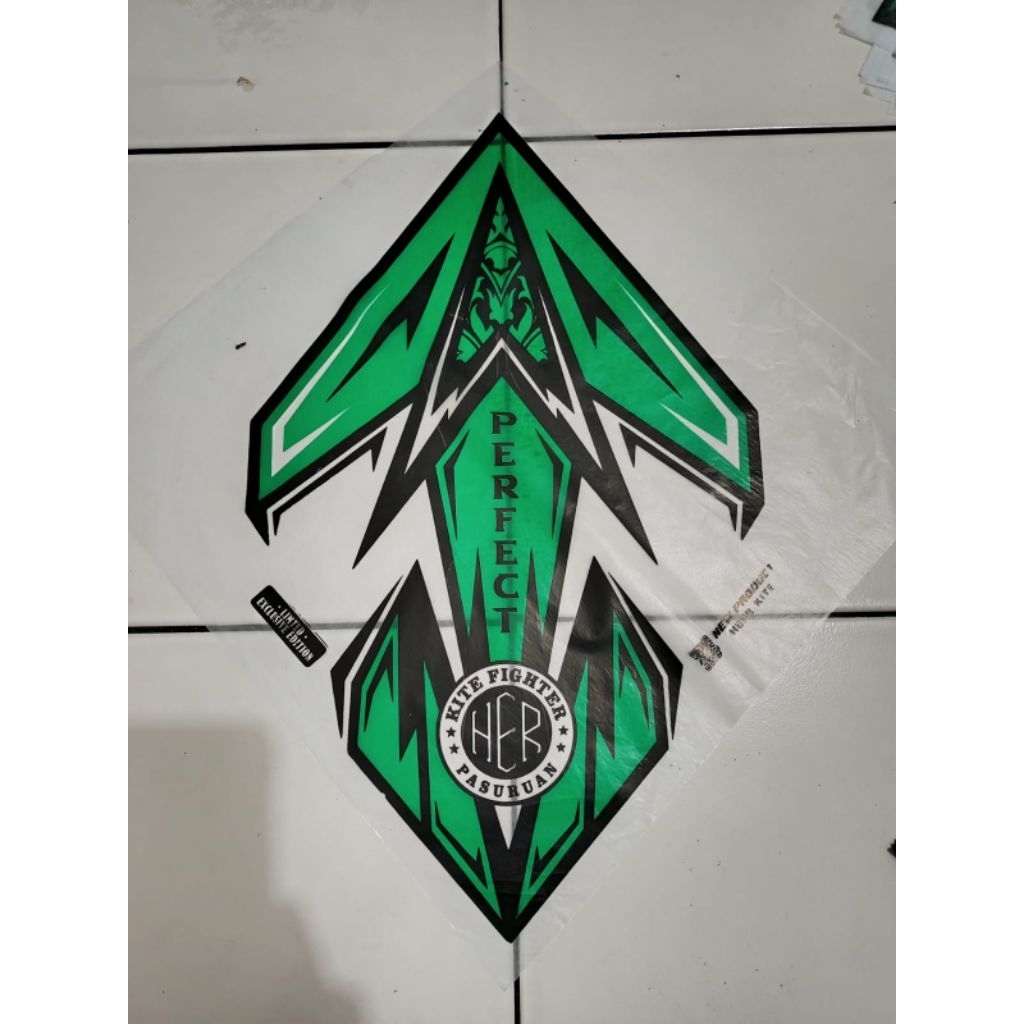 kertas layangan minyak 2 warna 10pcs buat layangan sukhoi