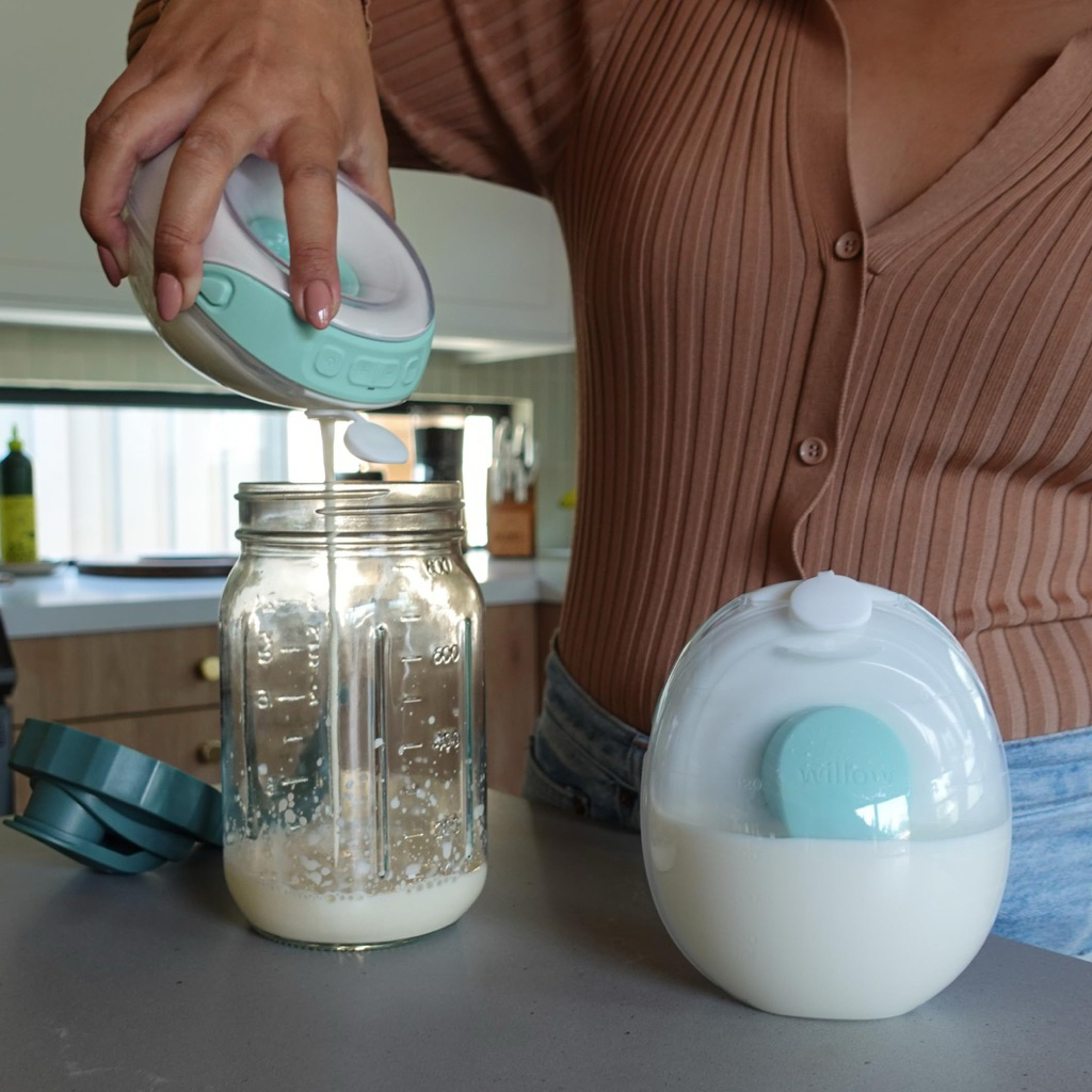 Willow Go - 7oz Reusable Milk Containers with Splash Guard - for use with Willow Go Hands Free Breas