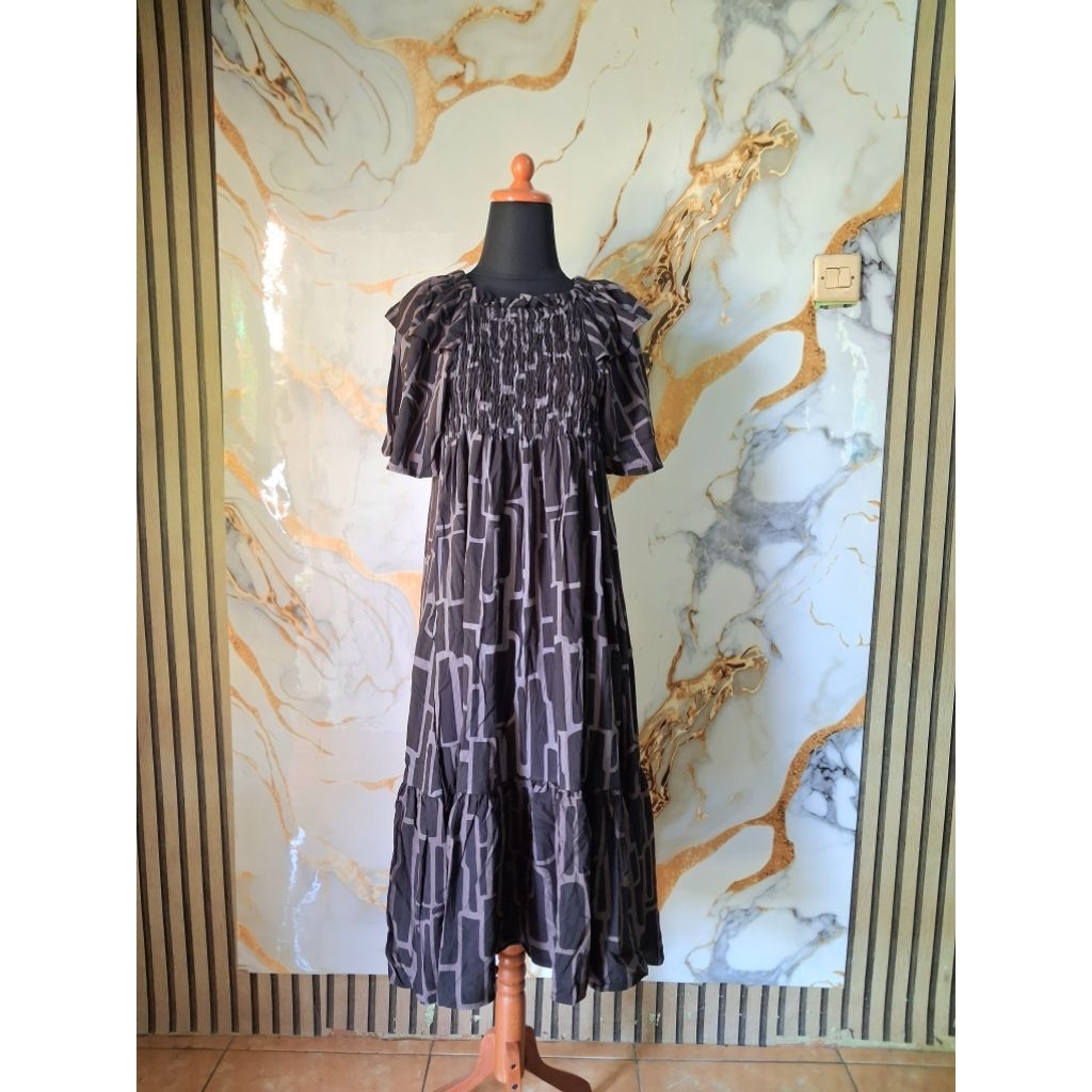Midi dres karet smoke depan