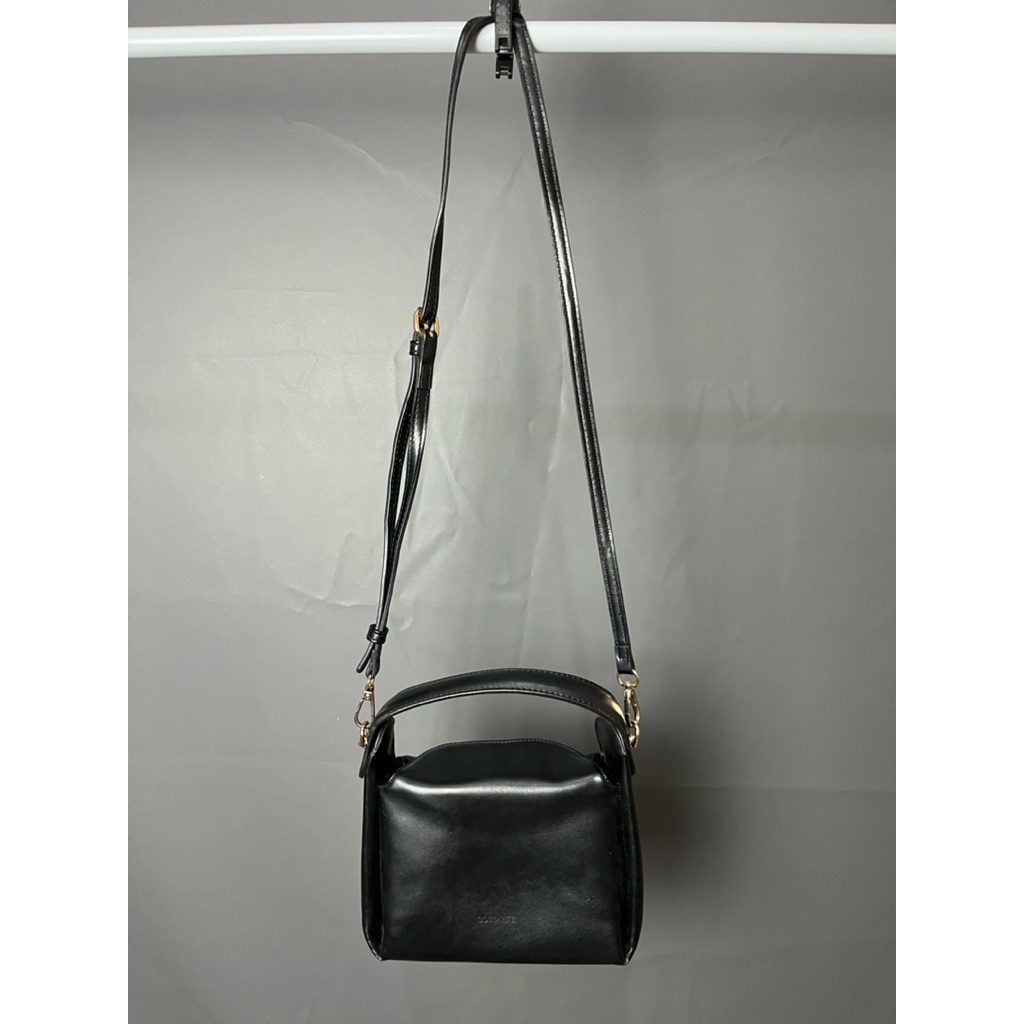 PRELOVED TAS SELEMPANG BOSTANTEN