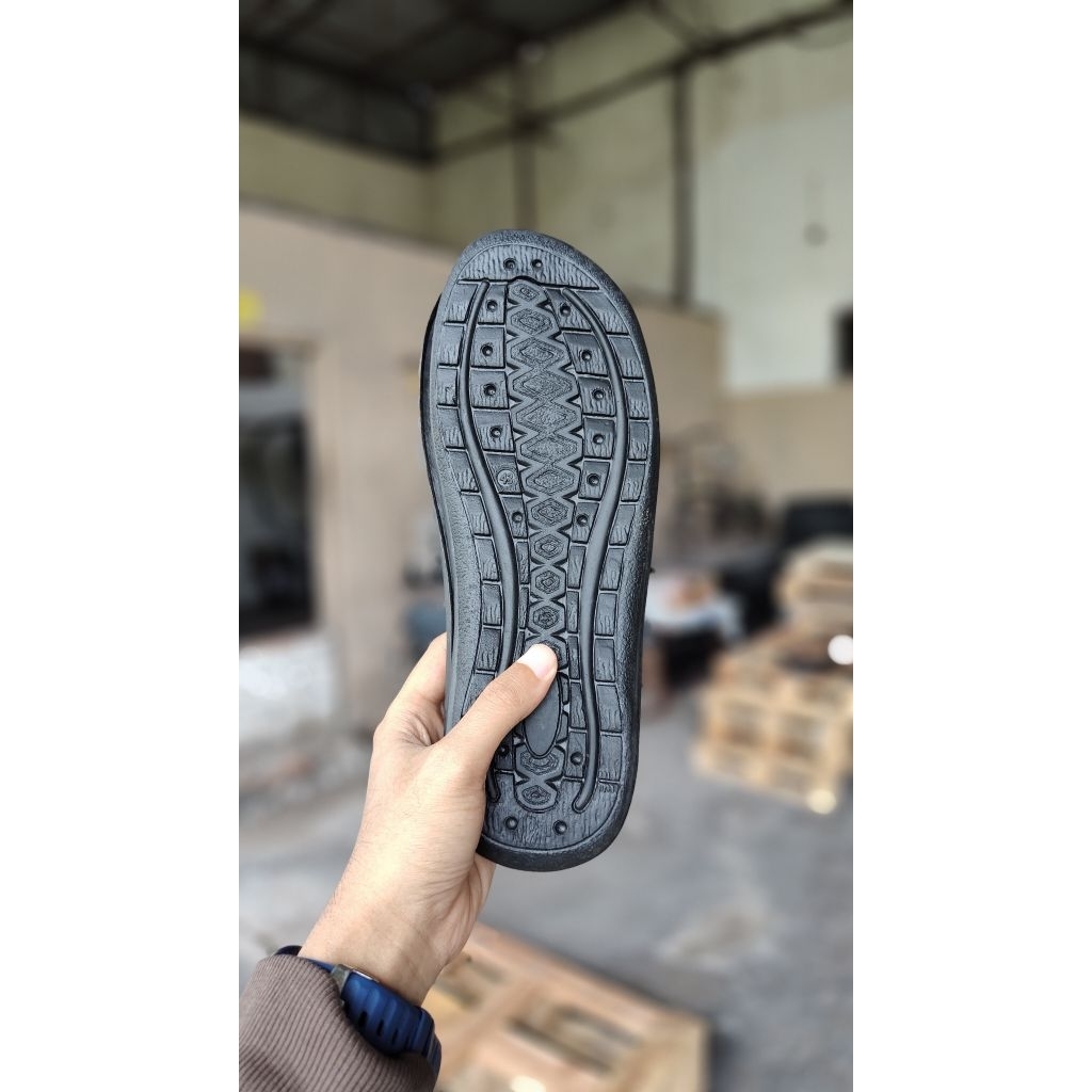 Sol sandal pria 902