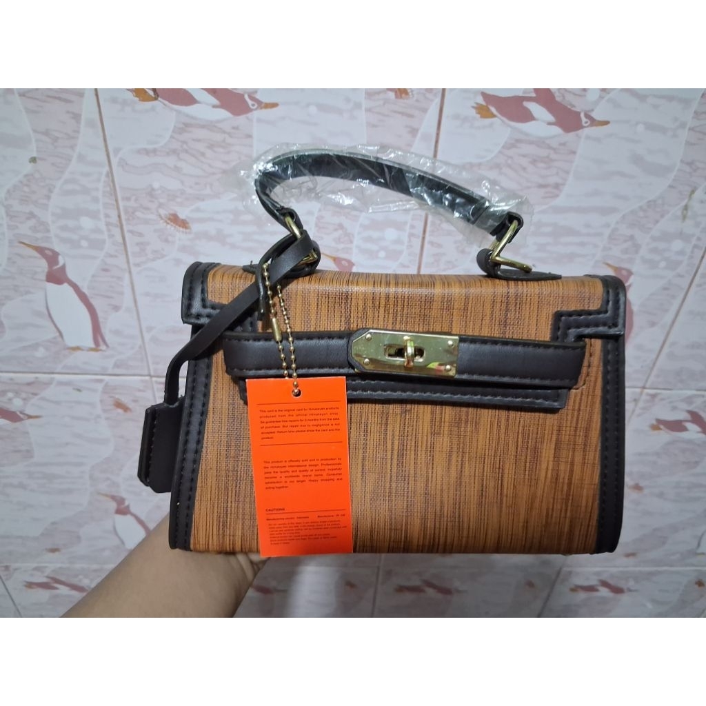 Tas Kelly Motif Kayu Unik