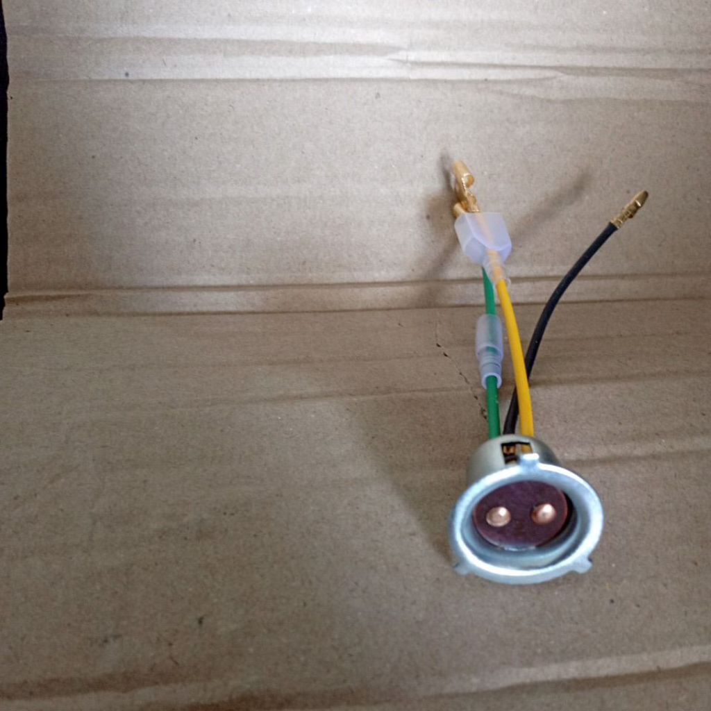 Fiting lampu depan Yamaha Mio / cop lampu depan Yamaha Mio