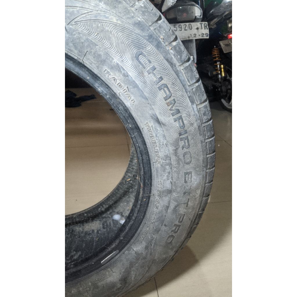 Ban mobil 215/65 R16