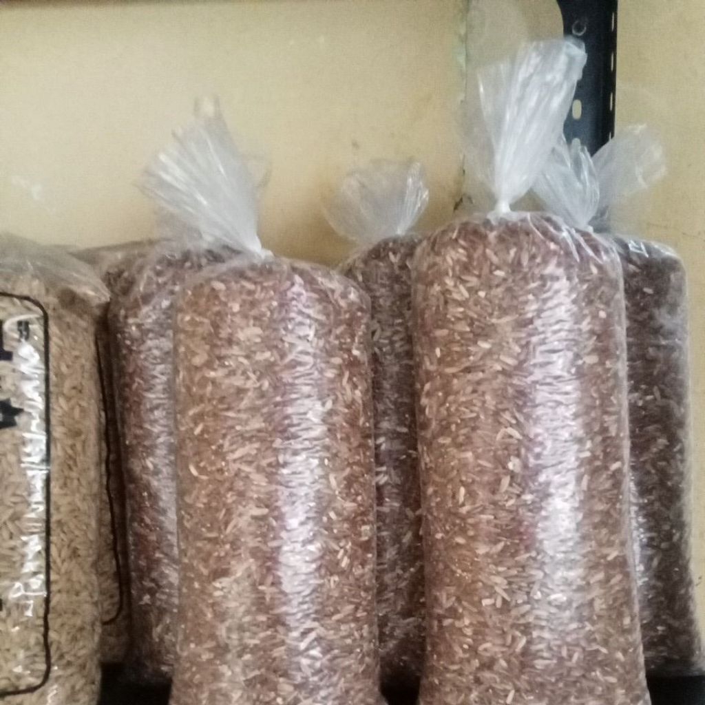 pakan ayam " beras merah " 1kg