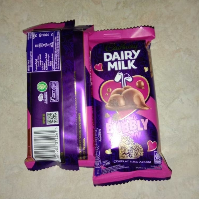 Cadbury Dairy Milk Bubbly 46gr, Cadbury Dairy Milk Chocolate Oreo 60gr, Cadbury Dairy Milk Chocolate