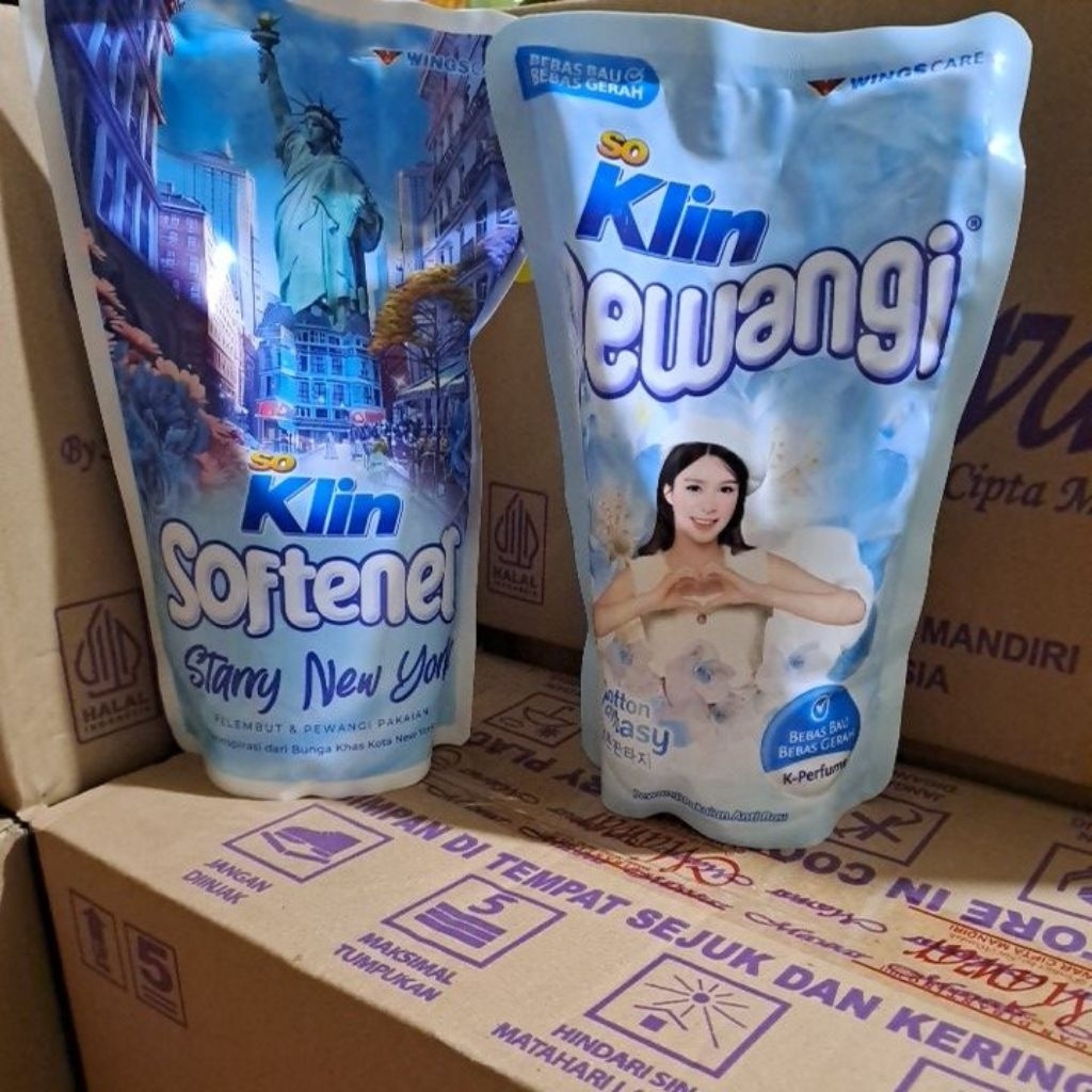 pewangi n Softener So Klin ,Pelembut Pakaian buat bilasan terakhir .harum lembut bilasan terakhir. p