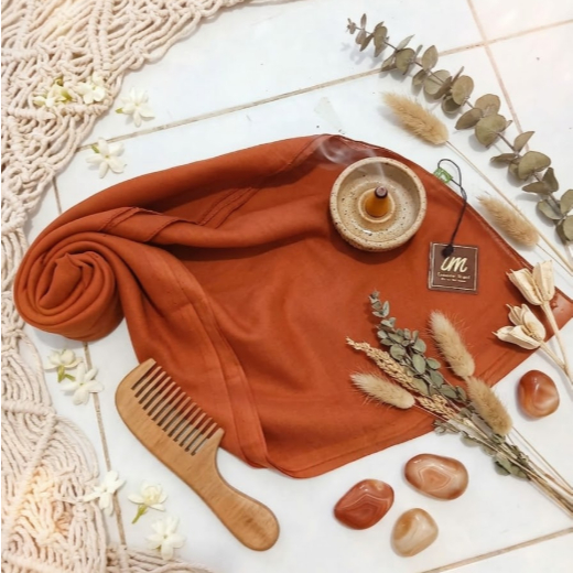 Hijab Paris Premium Umama /  Hijab Segiempat Umama Hijab Paris Jadul Logo