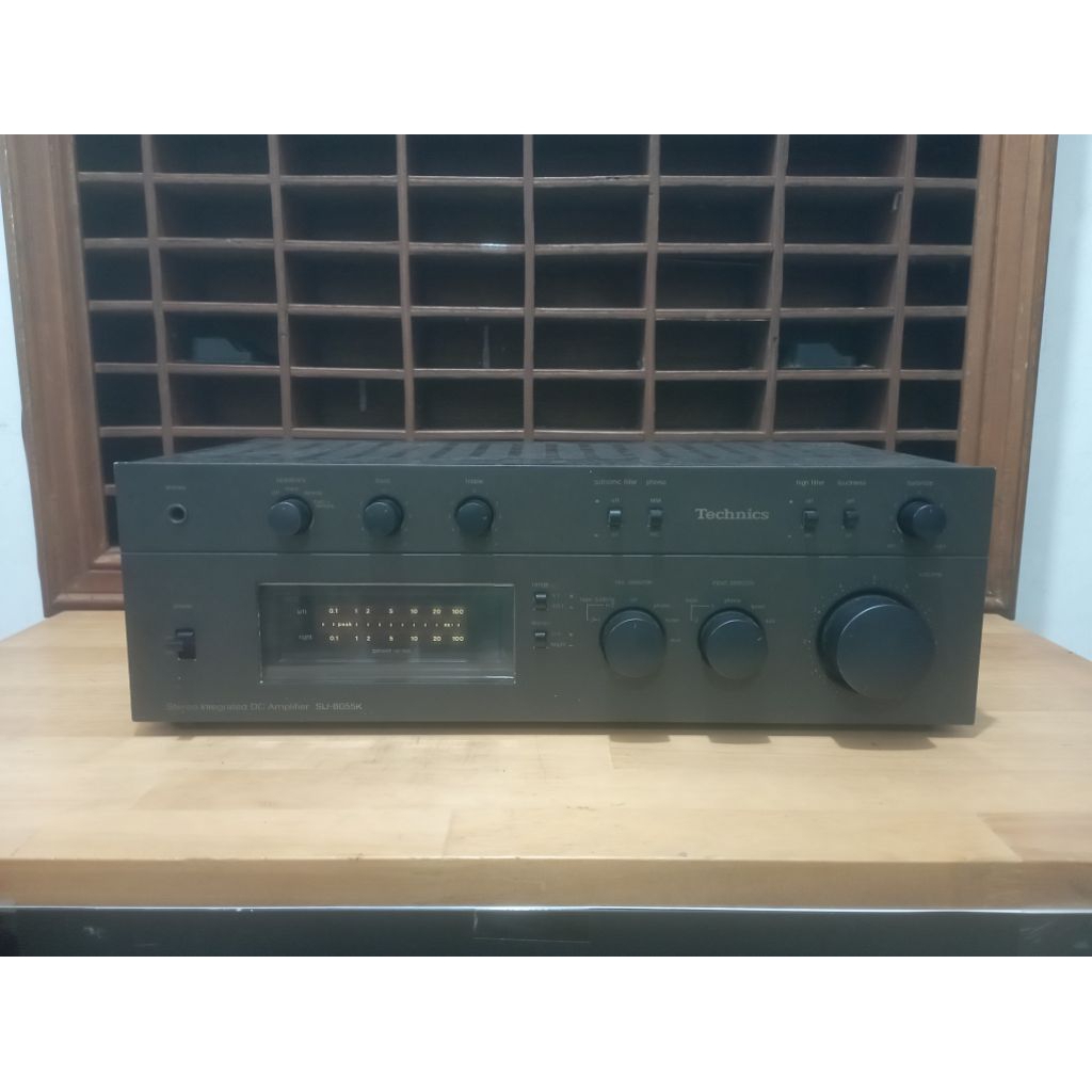 Stereo Integrated DC Amplifier Technics SU-8055K.