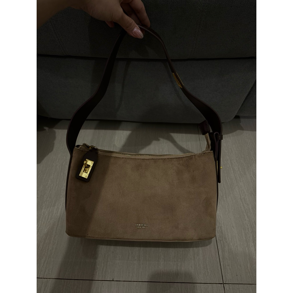 Verafied handbag/ shoulder bag like new