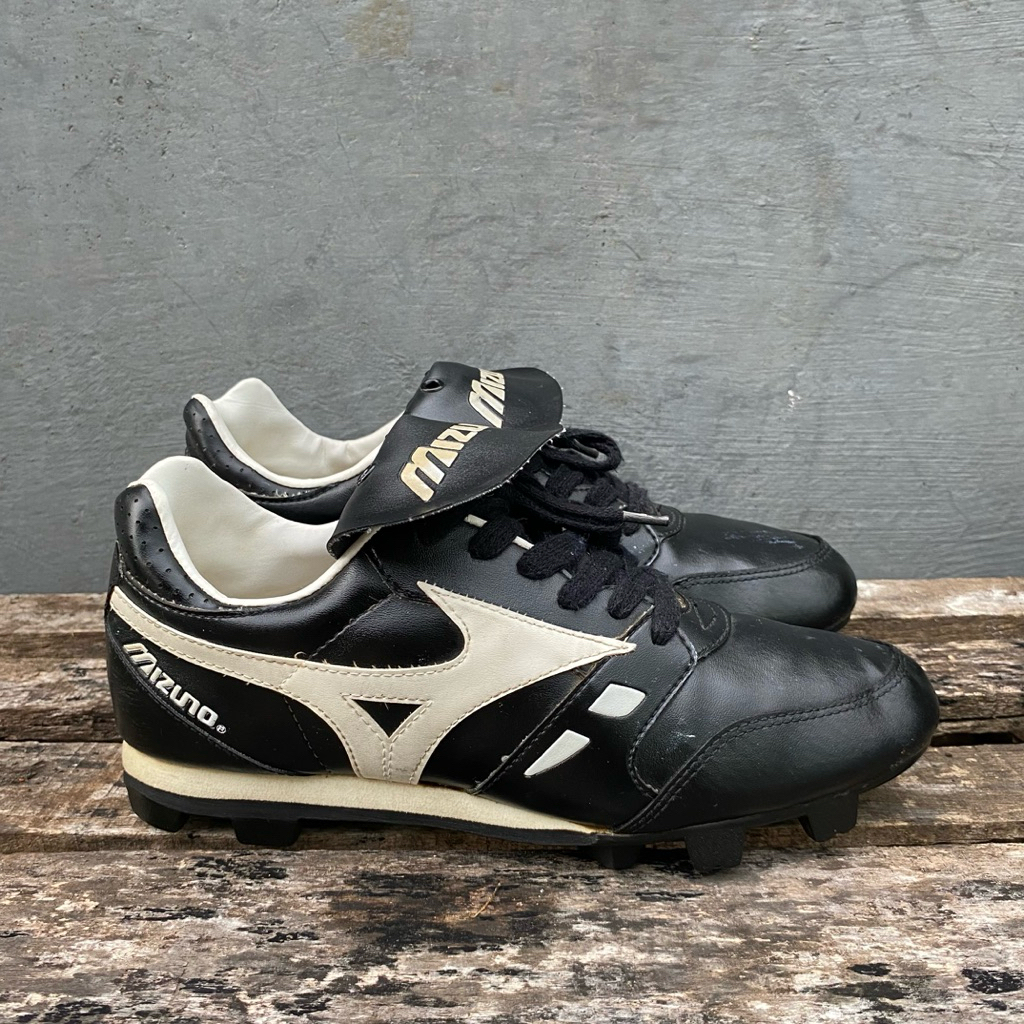 Mizuno baseball shoes