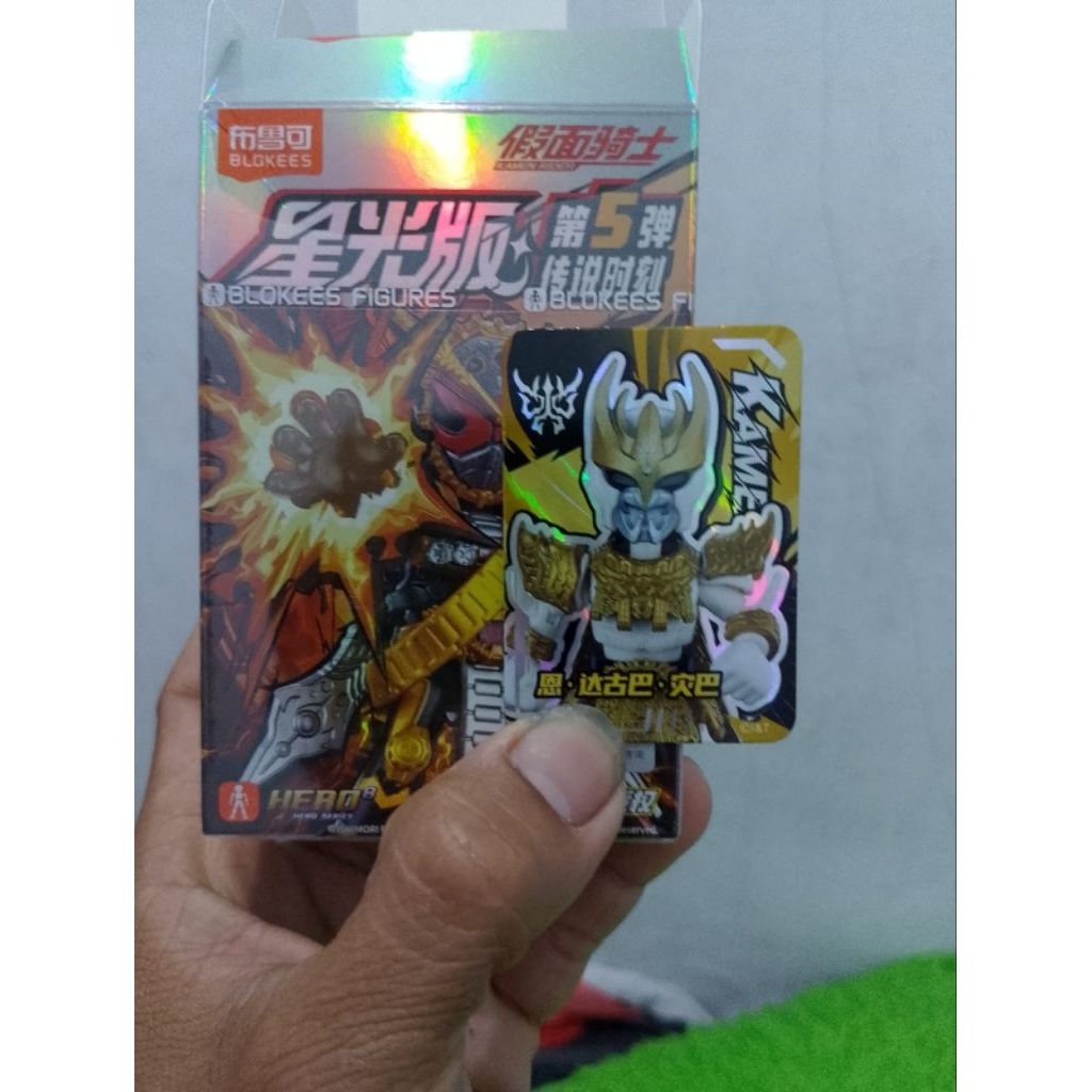 kamen rider monster putih