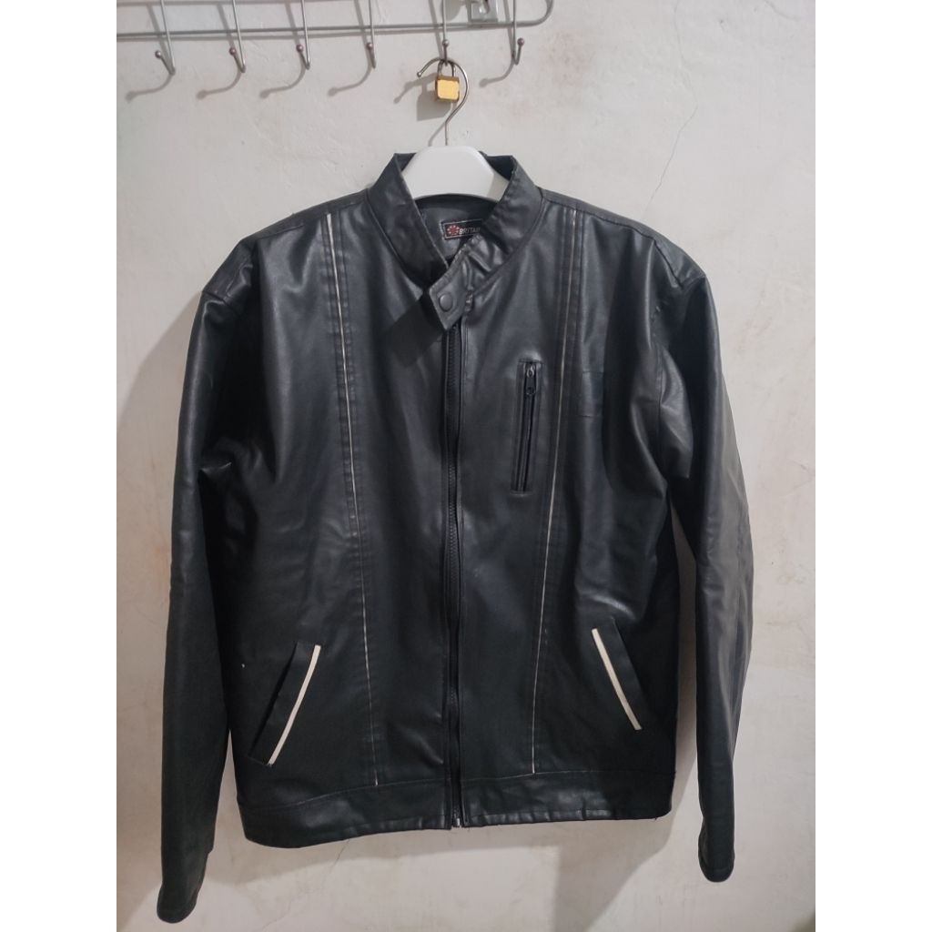 jacket kulit sintetis list putih