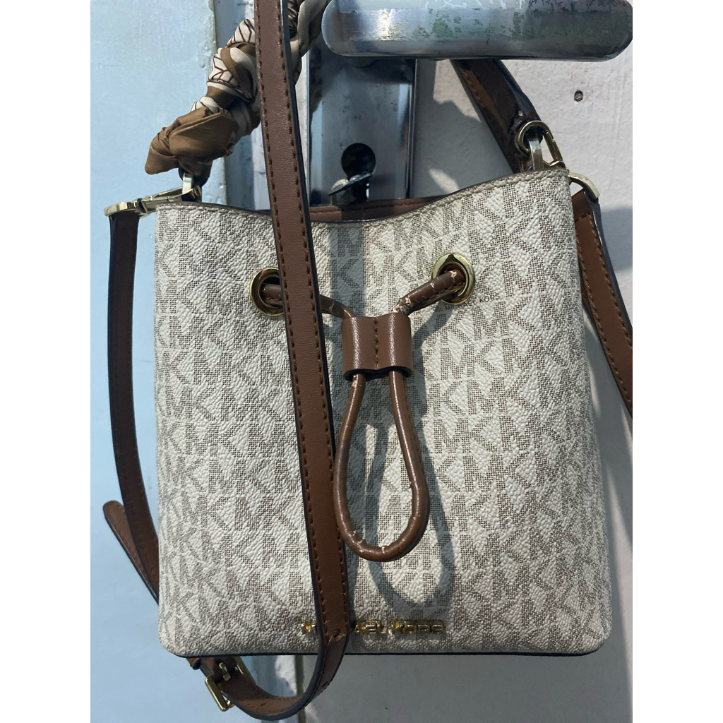 MK JET SET TRAVEL