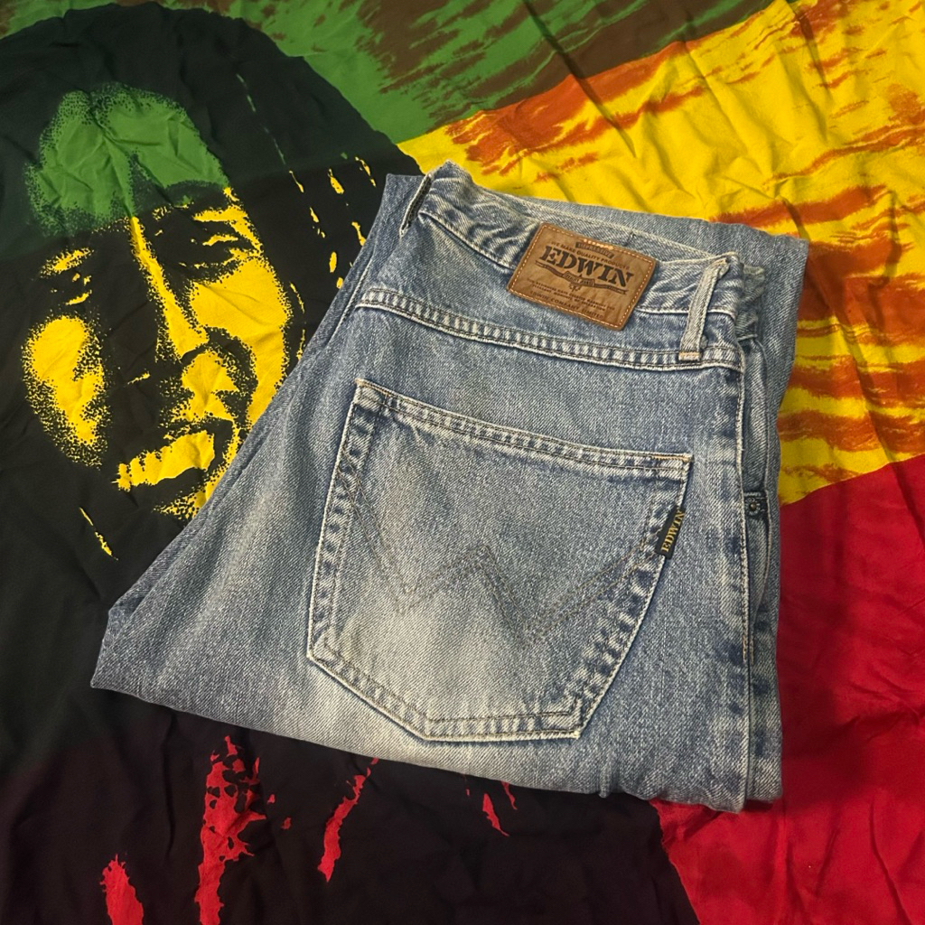 Celana Jeans Second “Edwin Lot.1463-84 Straight Leg Faded Blue Jeans”