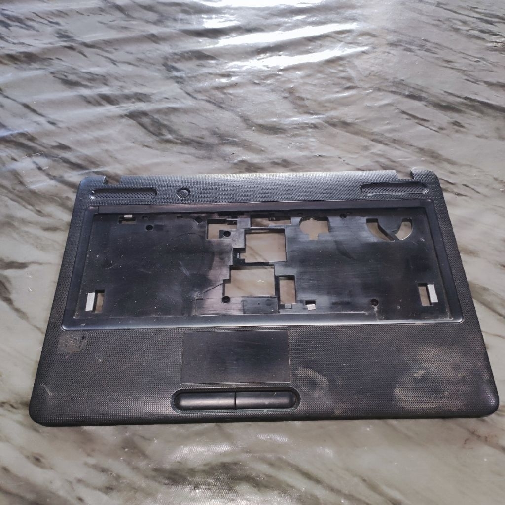 Casing Case Kesing Frame Keyboard Laptop Toshiba Satelite C640 C640D